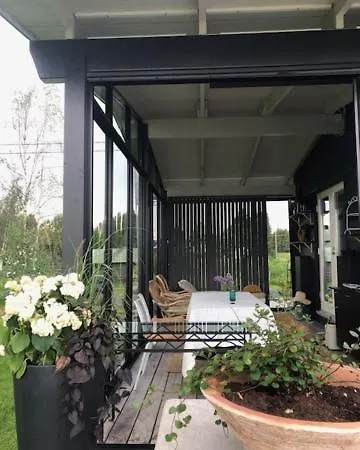 Villa Kodikas Huvila Rantasaunalla